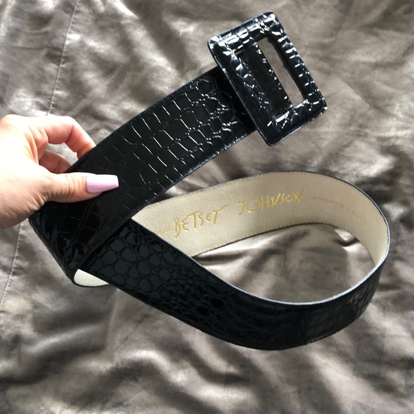 Betsey Johnson Accessories - Belt